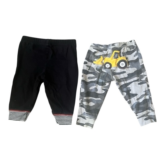 Carter’s pajamas Set of two Black and Camo embroidered baby boy’s 6 Mo cotton - Picture 3 of 8